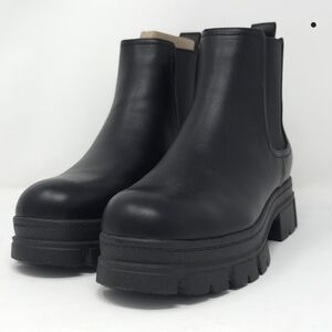 Nine West Black Chunky Lug Chelsea Booties 7M